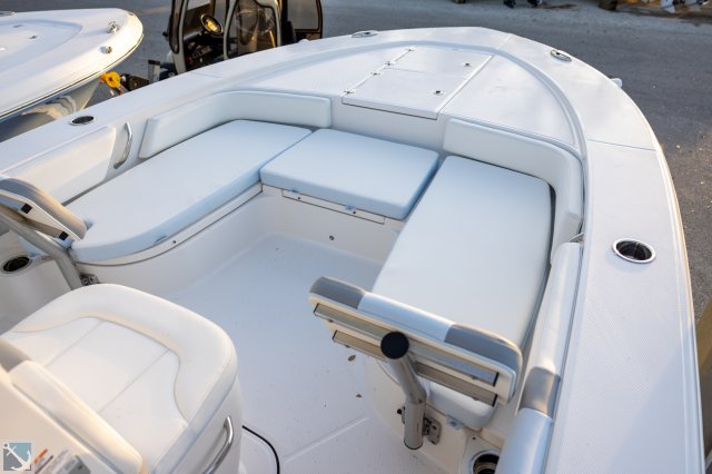 New 2024 Robalo 246 Cayman SD  Boat for sale